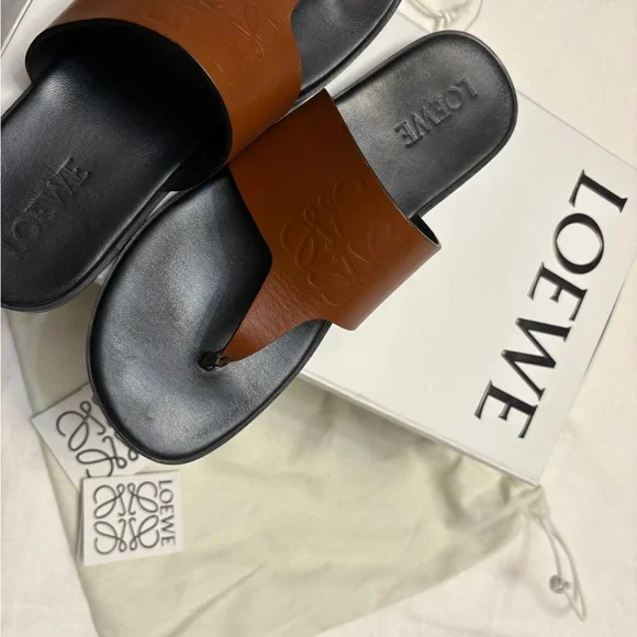 Loewe Anagram Flip Sandal - 37 - good condition with worn soles - Picture 2 of 6